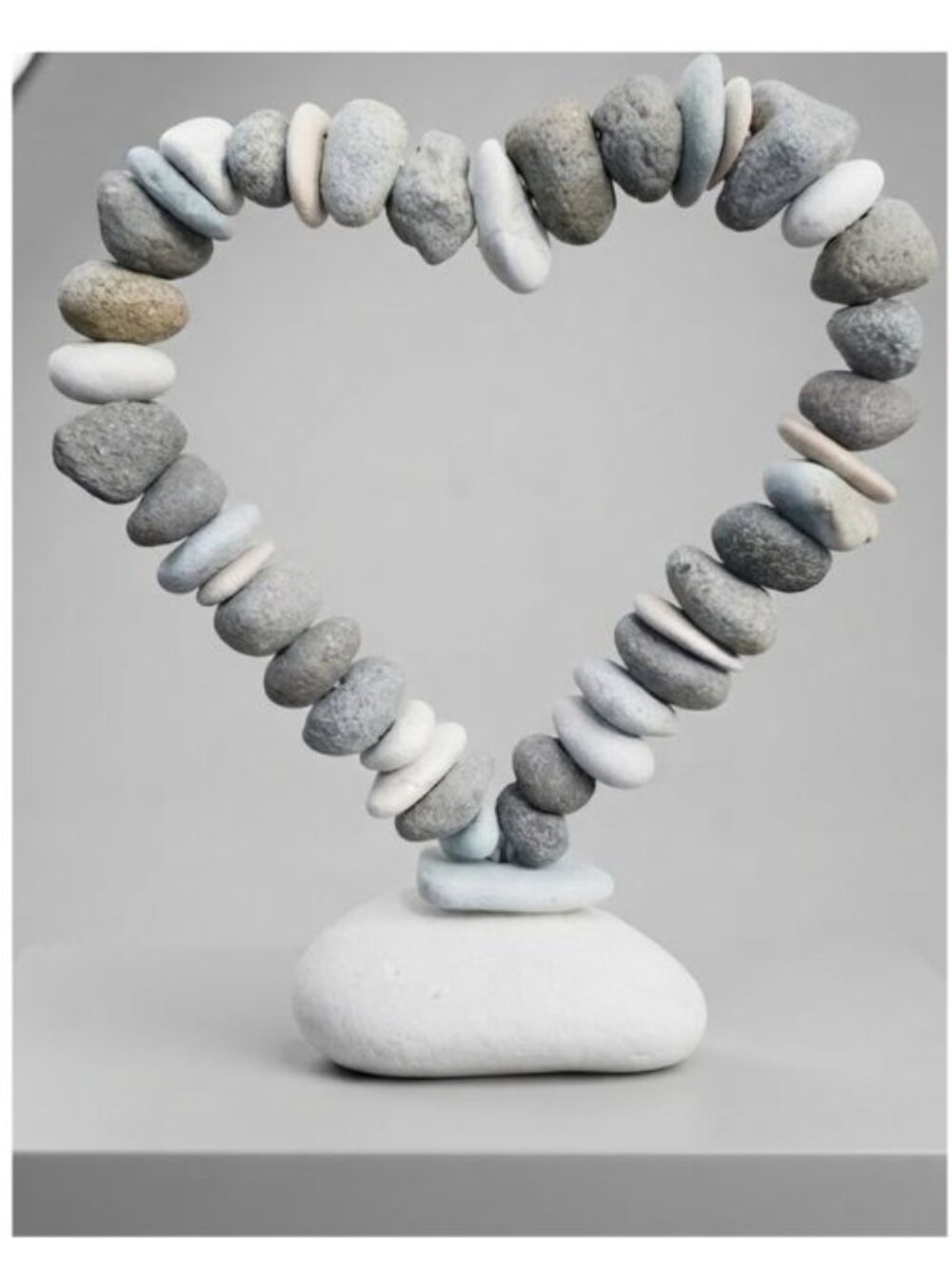 NEW GARDEN ART HEART SHAPED SMALL STONE SCULPTURE 10" X 9"